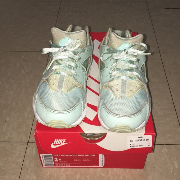 Nike Other - 💕💕 Nike huarache run girls size 2y